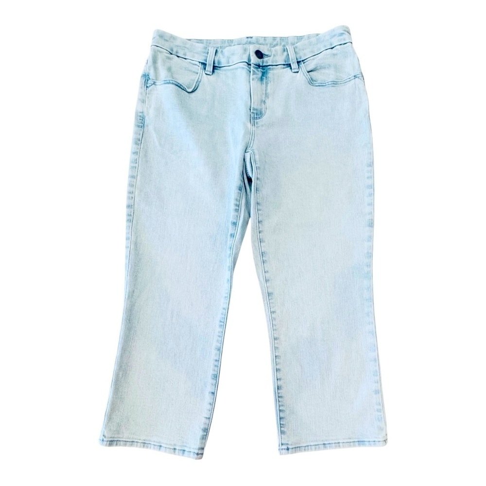 Chico’s Size 00(US 2) Perfect Stretch Girlfriend Slim Leg Light Blue Denim Capri